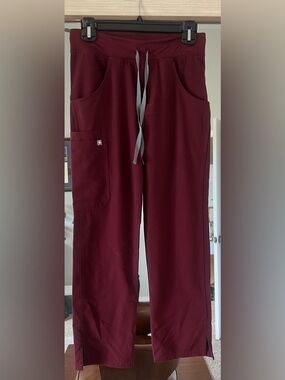 Figs Womens Cargo Scrub Pants Size XXS Burgundy Medical Vet Nurse Red